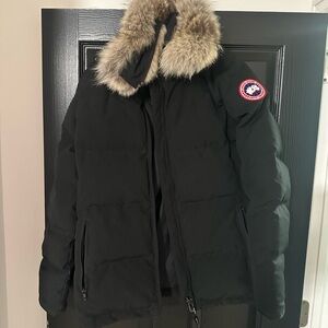 Canada Goose Chelsea Parka - size medium